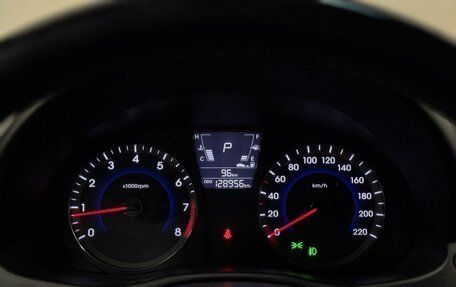 Hyundai Solaris II рестайлинг, 2012 год, 850 000 рублей, 16 фотография