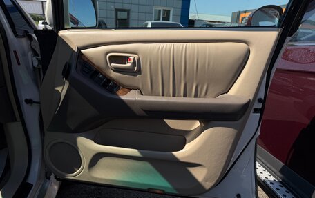 Toyota Harrier, 1999 год, 697 000 рублей, 14 фотография