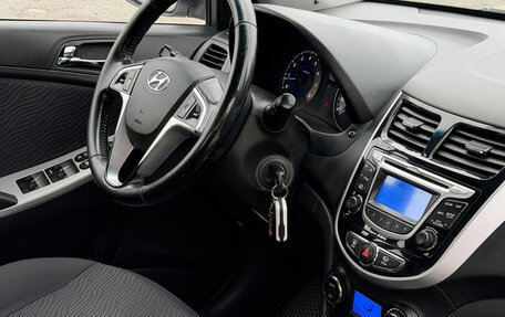 Hyundai Solaris II рестайлинг, 2011 год, 730 000 рублей, 6 фотография