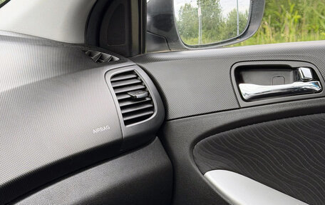Hyundai Solaris II рестайлинг, 2011 год, 730 000 рублей, 8 фотография