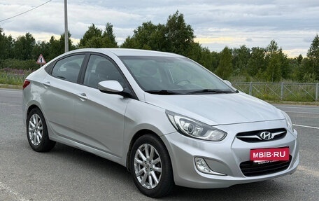 Hyundai Solaris II рестайлинг, 2011 год, 730 000 рублей, 3 фотография