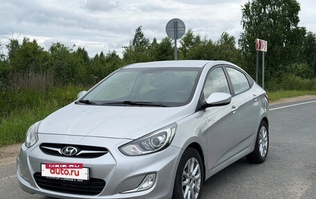 Hyundai Solaris II рестайлинг, 2011 год, 730 000 рублей, 2 фотография