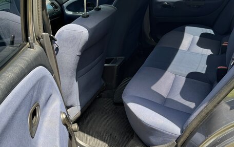 Mitsubishi Carisma I, 2002 год, 300 000 рублей, 19 фотография