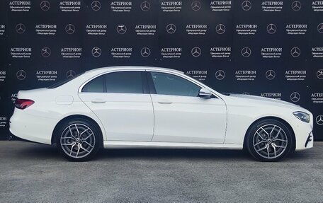 Mercedes-Benz E-Класс, 2021 год, 4 700 000 рублей, 4 фотография