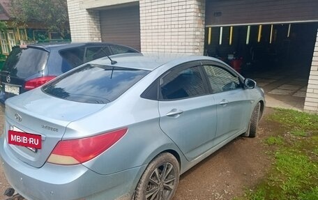 Hyundai Solaris II рестайлинг, 2011 год, 600 000 рублей, 2 фотография