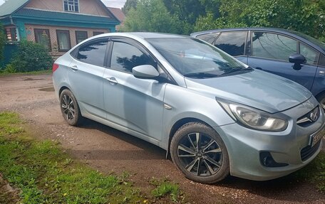 Hyundai Solaris II рестайлинг, 2011 год, 600 000 рублей, 5 фотография