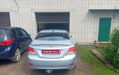 Hyundai Solaris II рестайлинг, 2011 год, 600 000 рублей, 3 фотография