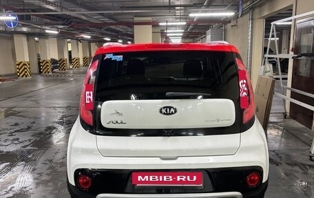 KIA Soul II рестайлинг, 2018 год, 1 800 000 рублей, 2 фотография