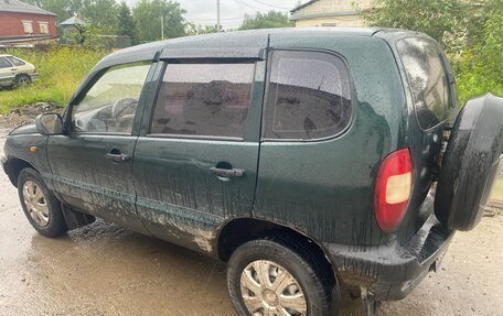 Chevrolet Niva I рестайлинг, 2003 год, 240 000 рублей, 3 фотография