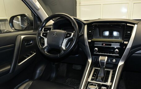 Mitsubishi Pajero Sport III рестайлинг, 2020 год, 3 527 000 рублей, 16 фотография