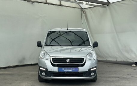 Peugeot Partner II рестайлинг 2, 2021 год, 1 800 000 рублей, 3 фотография