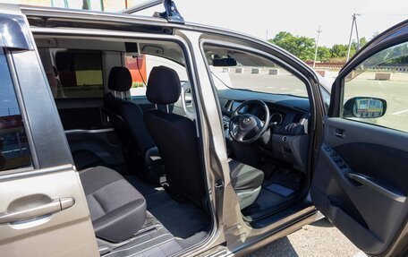Toyota ISis I, 2010 год, 850 000 рублей, 13 фотография