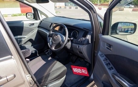 Toyota ISis I, 2010 год, 850 000 рублей, 15 фотография