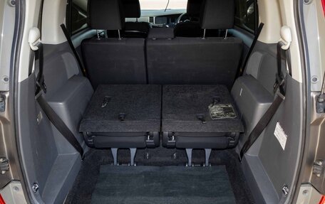 Toyota ISis I, 2010 год, 850 000 рублей, 19 фотография