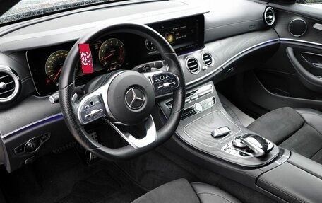 Mercedes-Benz E-Класс, 2019 год, 3 390 000 рублей, 12 фотография
