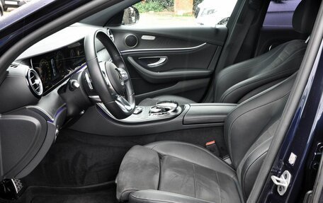 Mercedes-Benz E-Класс, 2019 год, 3 390 000 рублей, 10 фотография