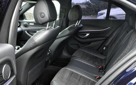 Mercedes-Benz E-Класс, 2019 год, 3 390 000 рублей, 11 фотография
