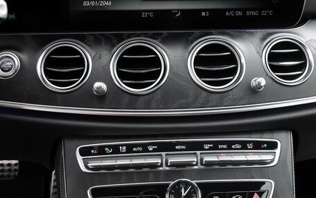 Mercedes-Benz E-Класс, 2019 год, 3 390 000 рублей, 14 фотография
