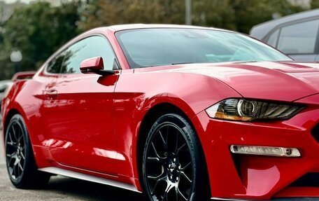 Ford Mustang VI рестайлинг, 2021 год, 6 100 000 рублей, 3 фотография