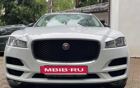 Jaguar F-Pace, 2016 год, 3 100 000 рублей, 4 фотография