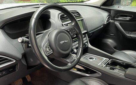 Jaguar F-Pace, 2016 год, 3 100 000 рублей, 11 фотография