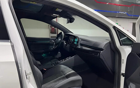 Volkswagen Golf VIII, 2022 год, 1 870 000 рублей, 14 фотография