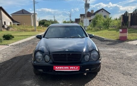 Mercedes-Benz CLK-Класс, 1999 год, 190 000 рублей, 2 фотография