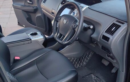Toyota Prius Alpha I (ZVW40/41), 2012 год, 1 050 000 рублей, 10 фотография