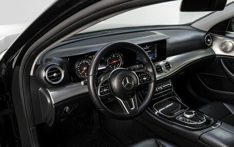 Mercedes-Benz E-Класс, 2019 год, 2 444 000 рублей, 9 фотография