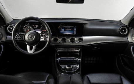 Mercedes-Benz E-Класс, 2019 год, 2 444 000 рублей, 18 фотография