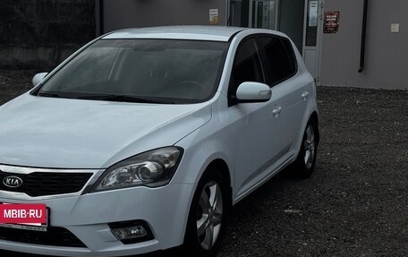 KIA cee'd I рестайлинг, 2011 год, 850 000 рублей, 10 фотография