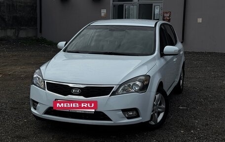 KIA cee'd I рестайлинг, 2011 год, 850 000 рублей, 12 фотография