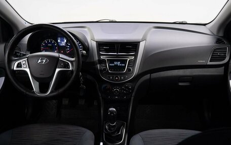 Hyundai Solaris II рестайлинг, 2015 год, 835 000 рублей, 16 фотография