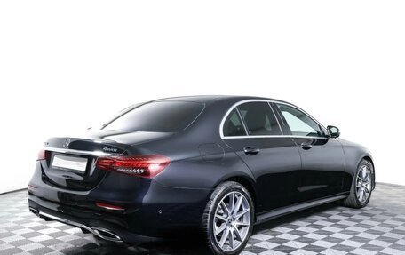 Mercedes-Benz E-Класс, 2021 год, 4 125 000 рублей, 5 фотография
