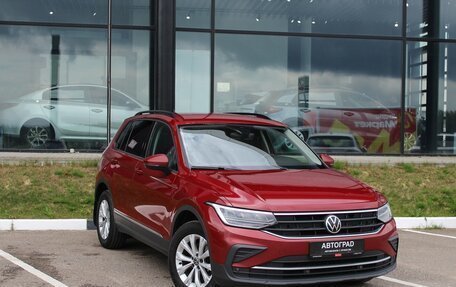 Volkswagen Tiguan II, 2021 год, 1 990 000 рублей, 3 фотография