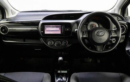 Toyota Vitz, 2017 год, 1 019 000 рублей, 18 фотография
