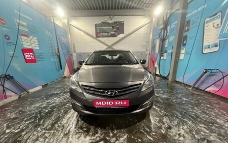 Hyundai Solaris II рестайлинг, 2015 год, 990 000 рублей, 1 фотография