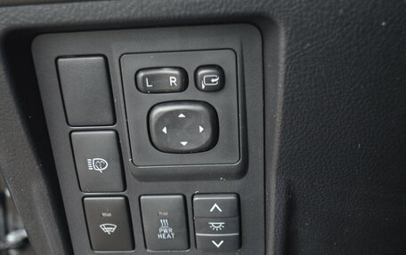 Toyota Land Cruiser Prado 150 рестайлинг 2, 2012 год, 2 650 000 рублей, 16 фотография
