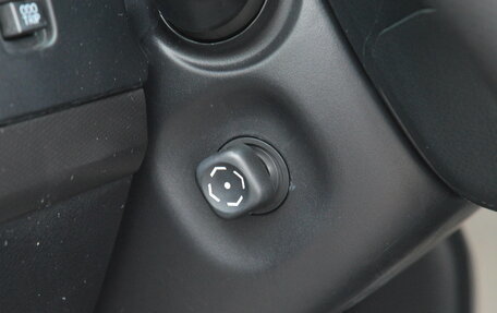 Toyota Land Cruiser Prado 150 рестайлинг 2, 2012 год, 2 650 000 рублей, 18 фотография