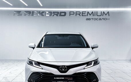 Toyota Camry, 2019 год, 2 400 000 рублей, 4 фотография