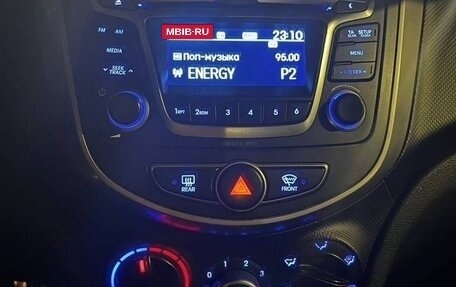 Hyundai Solaris II рестайлинг, 2015 год, 990 000 рублей, 11 фотография