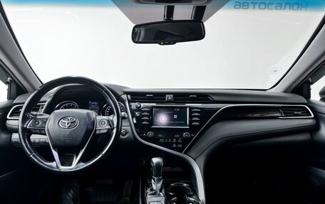 Toyota Camry, 2019 год, 2 400 000 рублей, 20 фотография