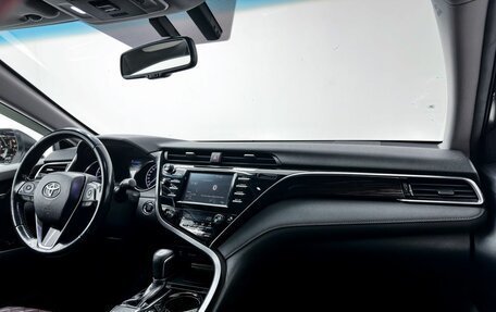 Toyota Camry, 2019 год, 2 400 000 рублей, 21 фотография