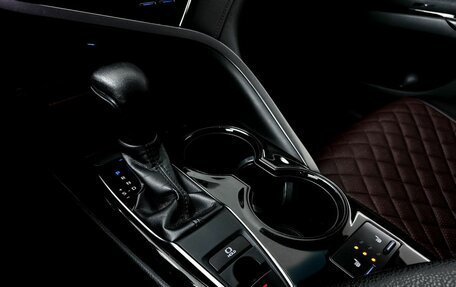 Toyota Camry, 2019 год, 2 400 000 рублей, 16 фотография