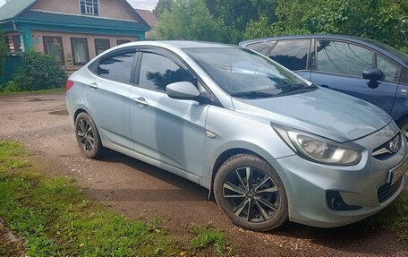 Hyundai Solaris II рестайлинг, 2011 год, 550 000 рублей, 3 фотография