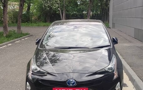 Toyota Prius IV XW50, 2017 год, 1 570 000 рублей, 3 фотография