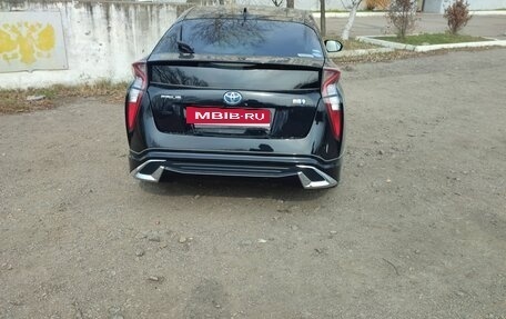 Toyota Prius IV XW50, 2017 год, 1 570 000 рублей, 4 фотография