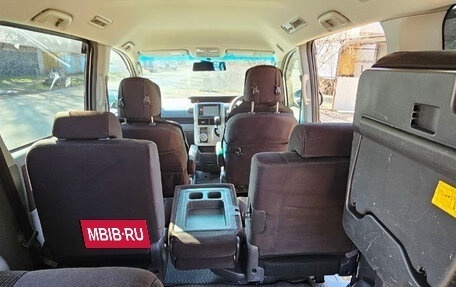 Toyota Voxy II, 2008 год, 1 180 000 рублей, 9 фотография