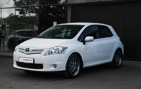 Toyota Auris II, 2011 год, 1 000 000 рублей, 2 фотография