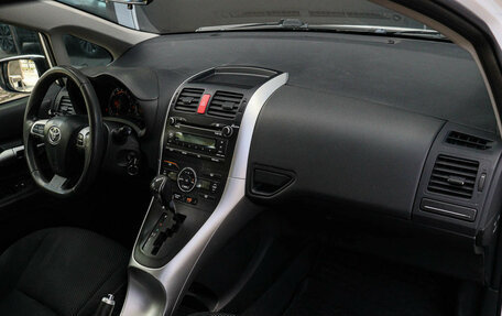 Toyota Auris II, 2011 год, 1 000 000 рублей, 8 фотография